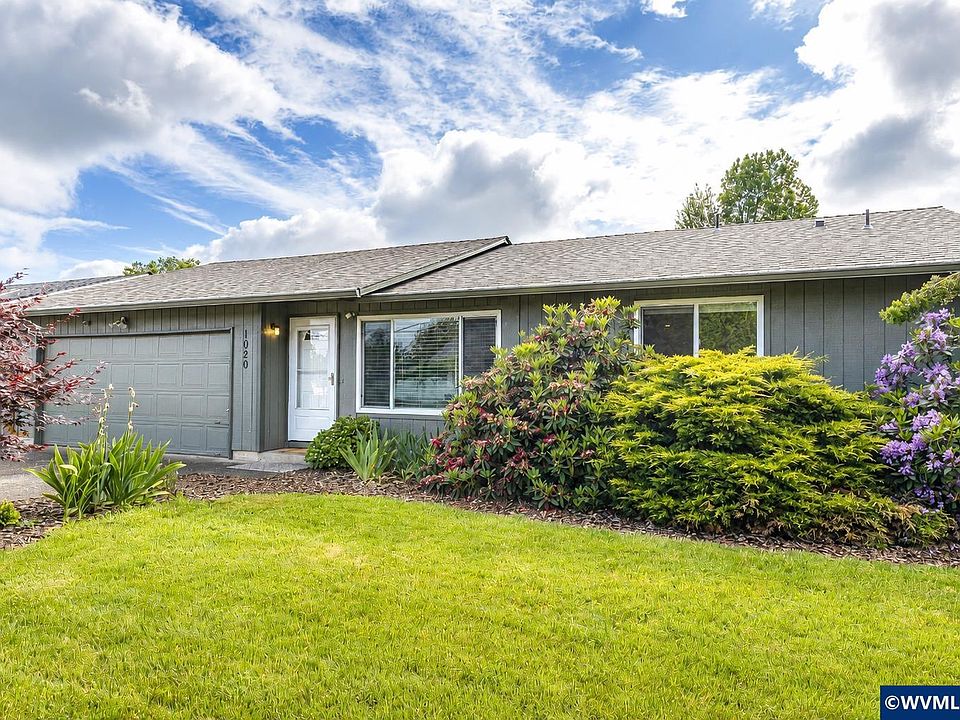 1st image of 1020 45th Ave NE