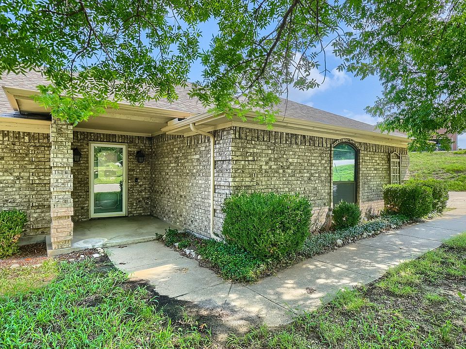 1st image of 8821 Glen Hollow Dr