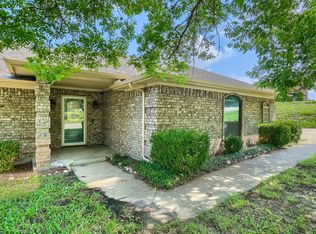 8821 Glen Hollow Dr, Fort Worth, TX 76179