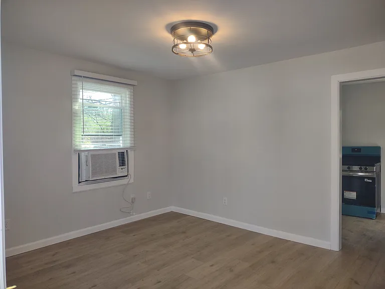 143 Morrison St #3 — Photo 5