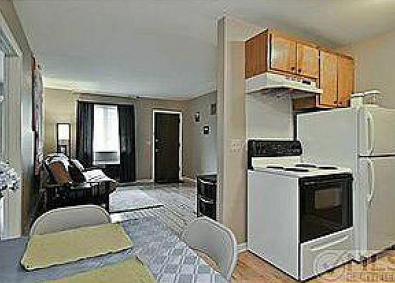 3rd image of 2134 Fairfax Ave APT D4