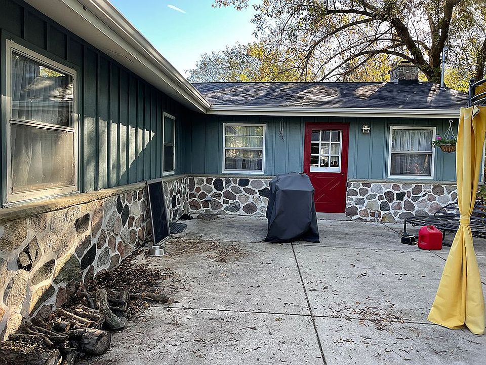 2nd image of N59W39459 Laketon Ave