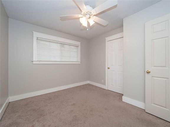 5th image of 408 W School St