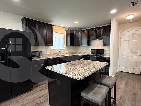 4th image of 3312 Biggs Ave