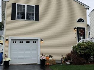 15 Valley St, Cumberland, RI 02864