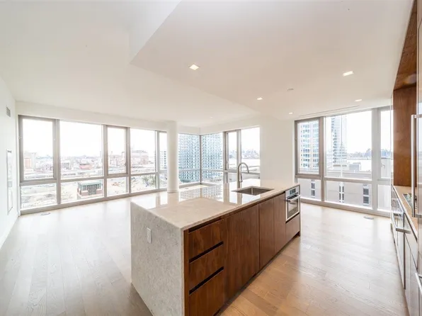 75 Park Ln Unit 906, Jersey City, NJ 07310