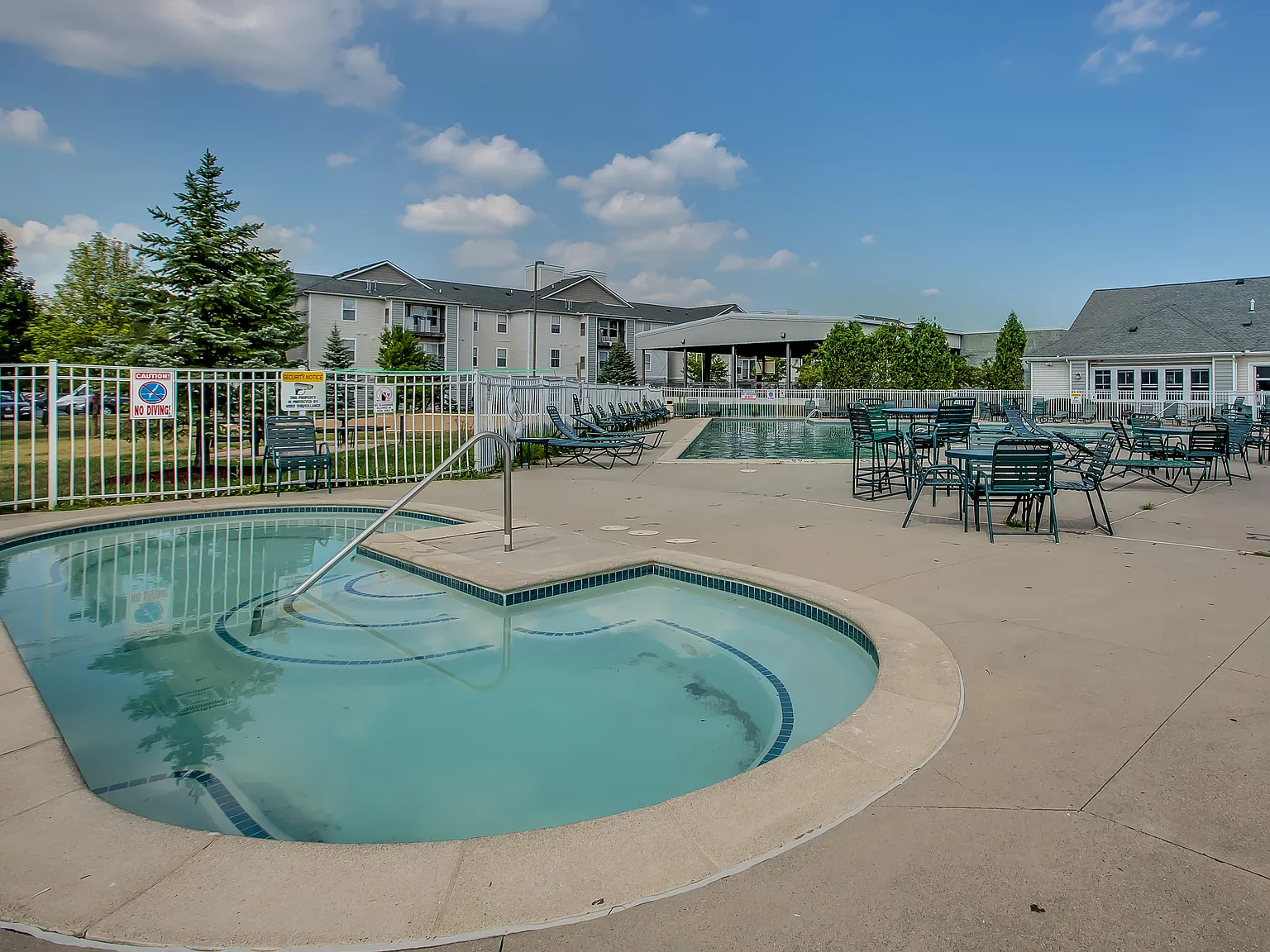 The Village at Chandler Crossings - Furnished Student Living - Priced Per Room — Photo 2