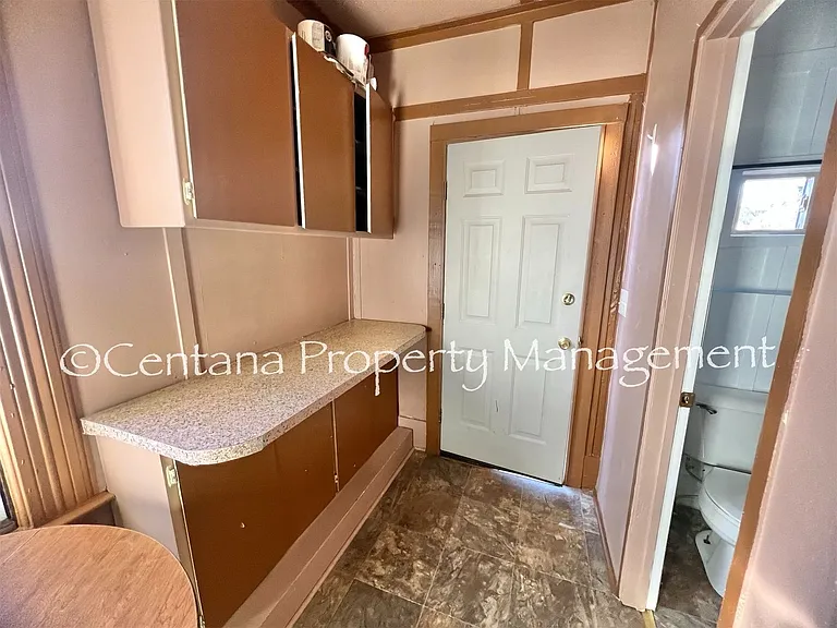 1119- 1119 1/2 Nevada — Photo 10