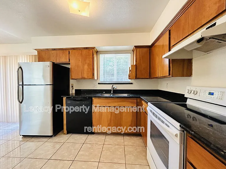 3609 Huntsman Dr — Photo 8