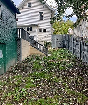 5th image of 230 Helen Ave