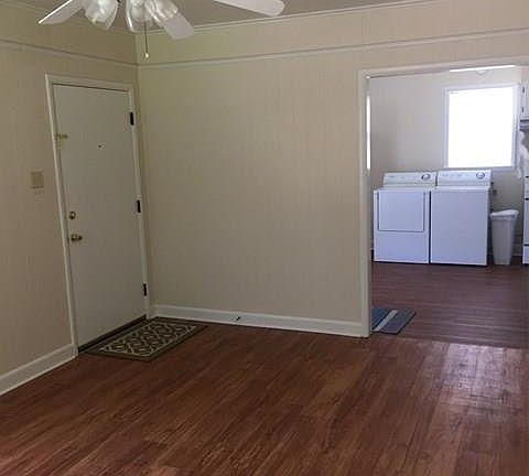 3rd image of 113A Lafaye Ave