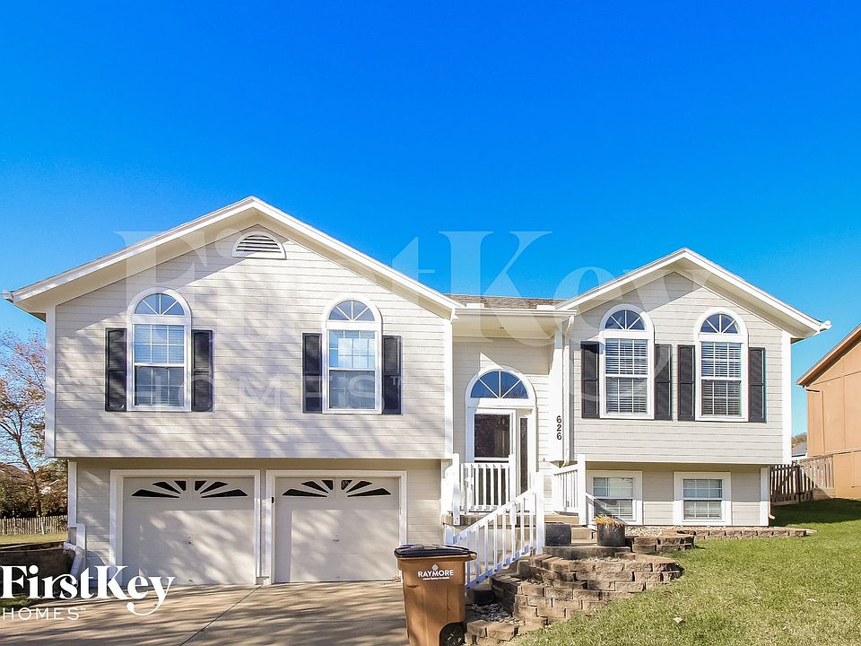 1st image of 626 N Crest Dr