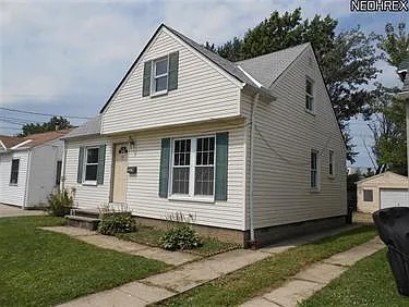 13634 Carrington Ave photo 1