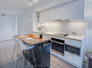 8 Wellesley, Toronto, ON M4Y 0J5