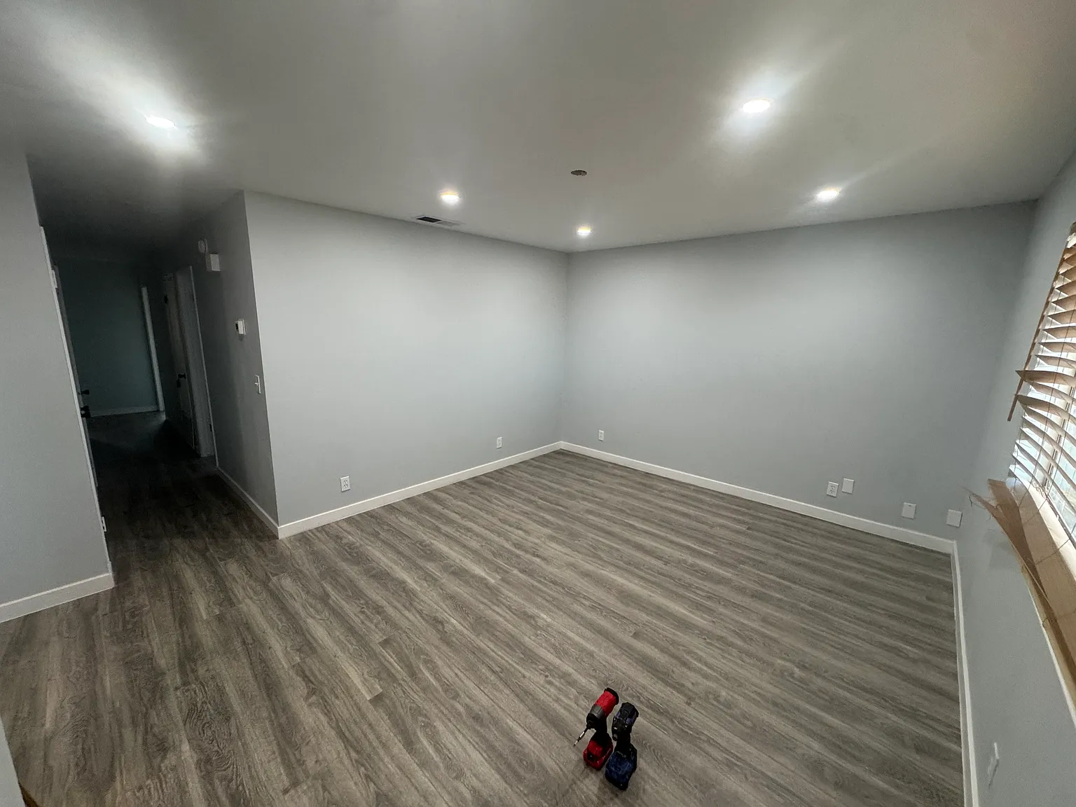 3 bed, 1048 sqft, $2,500 — Photo 4