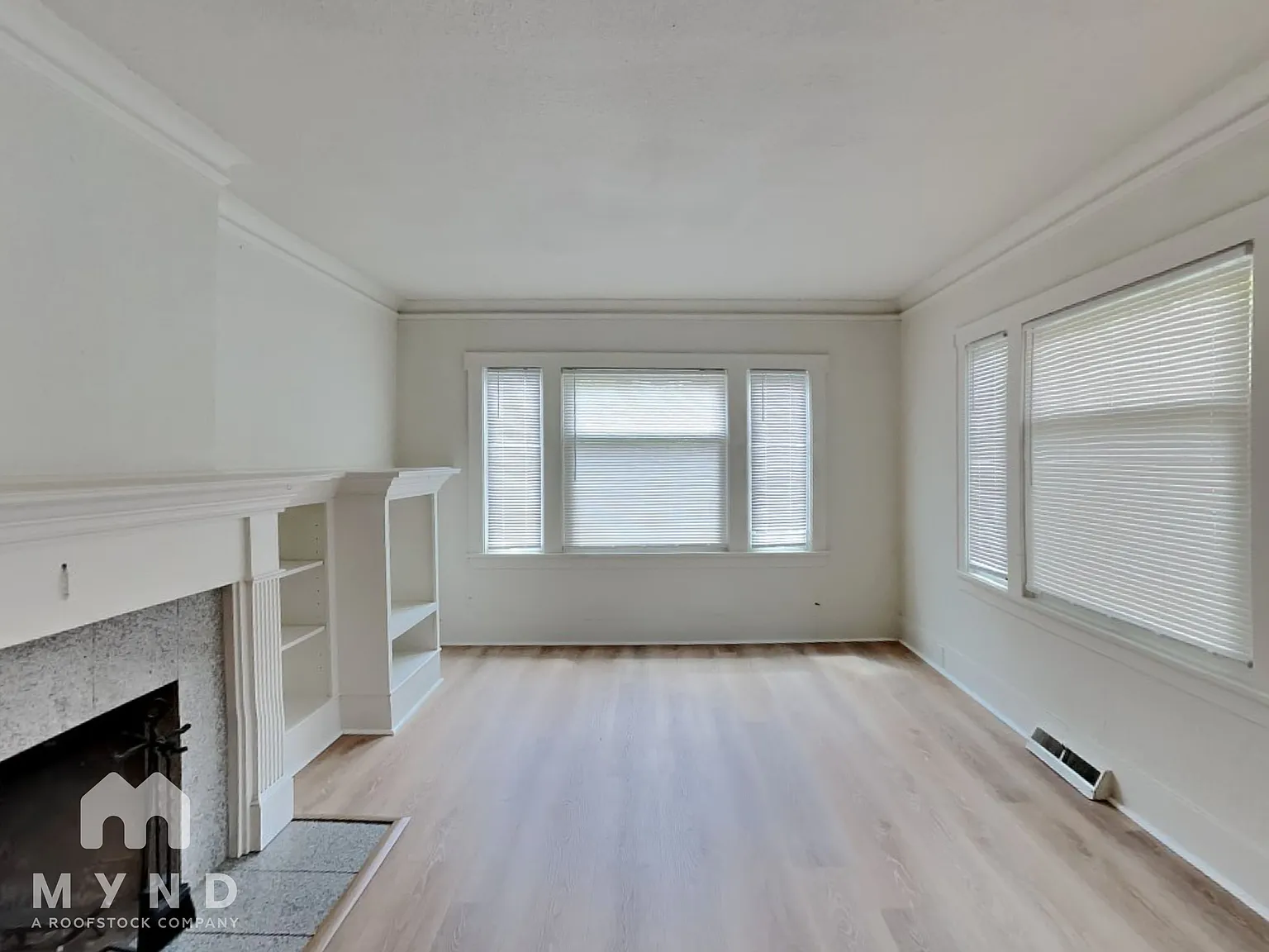 4 bed, 2.0 bath, 2100 sqft, $2,875 — Photo 2