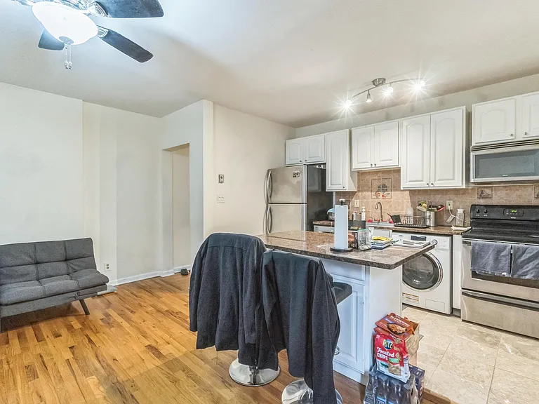 318 Hudson St #B — Photo 13