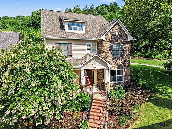 2nd image of 2405 Clare Park Dr