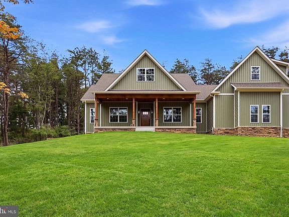 3rd image of 43 Spruce Ln