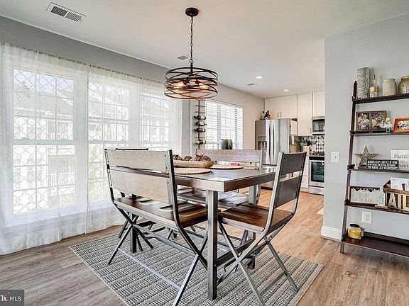 5th image of 8248 Catbird Cir Unit 302