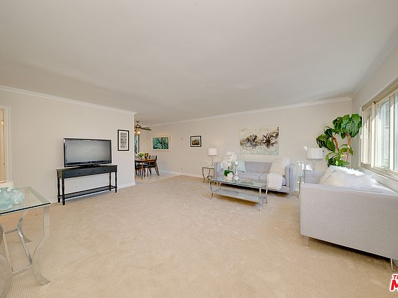 4th image of 8710 Belford Ave #221