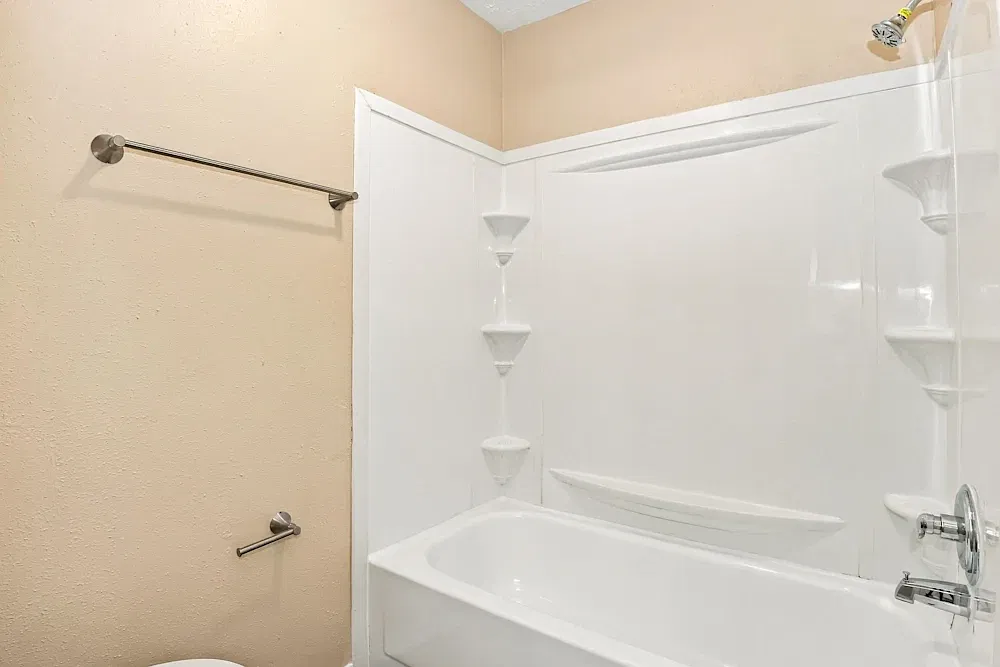 3 bed, 1640 sqft, $1,535 — Photo 2