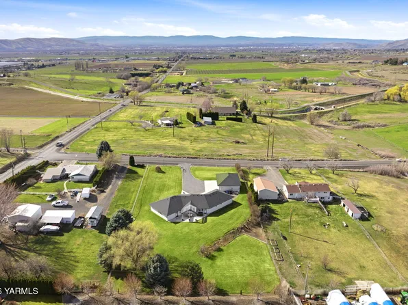 461 White Rd, Yakima, WA 98901