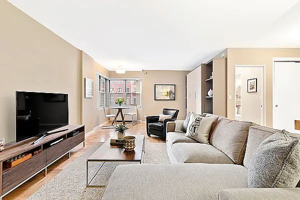 1st image of 20 E 9th St #4A