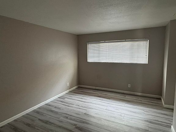 5th image of 4925 Indian Oaks Ct