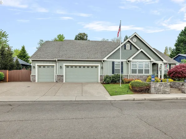 1805 N Ponderosa St, Canby, OR 97013