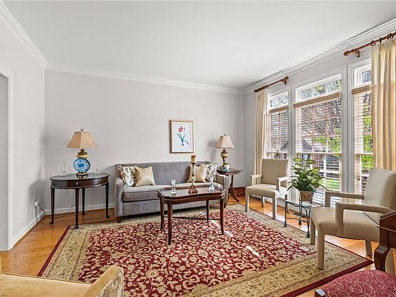5th image of 913 Flicker Ln