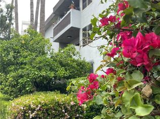1124 N La Cienega Blvd APT 202, West Hollywood, CA 90069