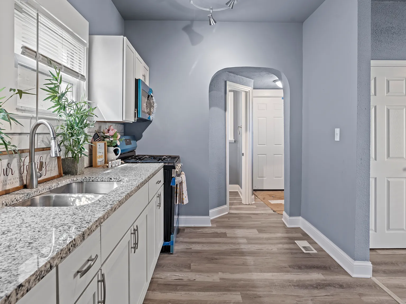 1132 Waite St — Photo 4