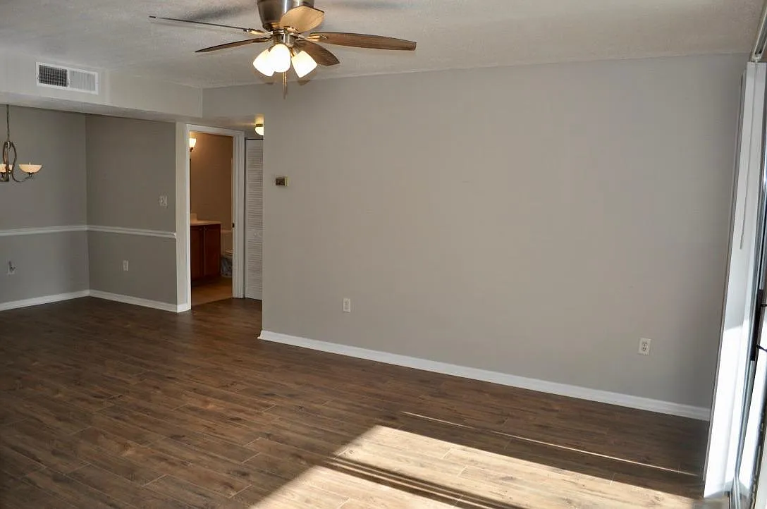 Main Living Area - 202-314 Lake Parsons Grn #202