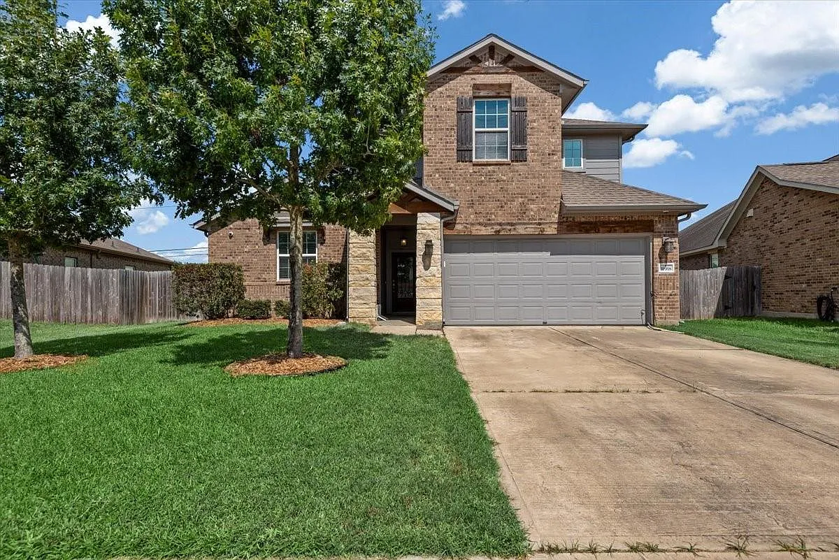 4 bed, 3.5 bath, 2748 sqft, $2,850 — Photo 1