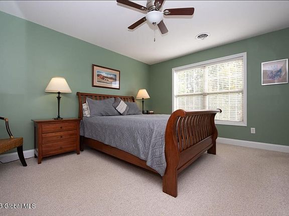 4th image of 48 Kendall Dr Unit 48