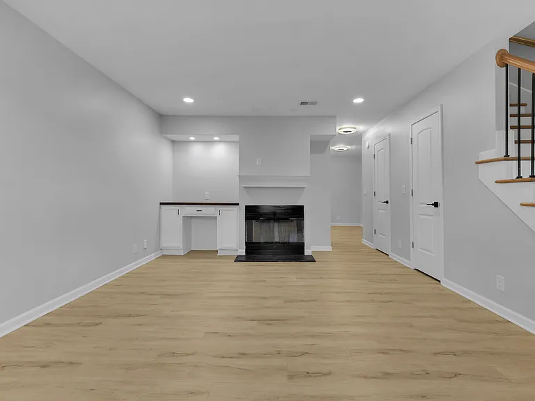 2537 Willowbranch Dr — Photo 6