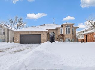 284 Sunnyside Blvd, Lasalle, ON N9J 3J3