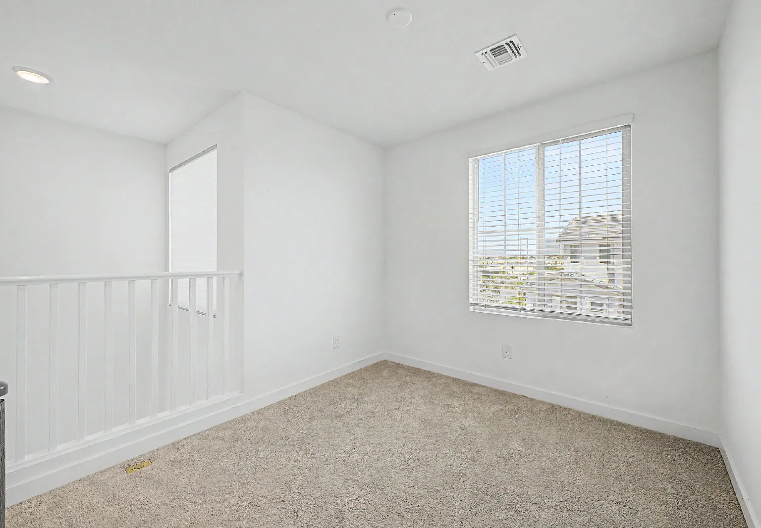 Studio, 5.0 bath, 1292 sqft, $1,960 — Photo 2