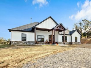 16318 Van Hook Rd, Gentry, AR 72734