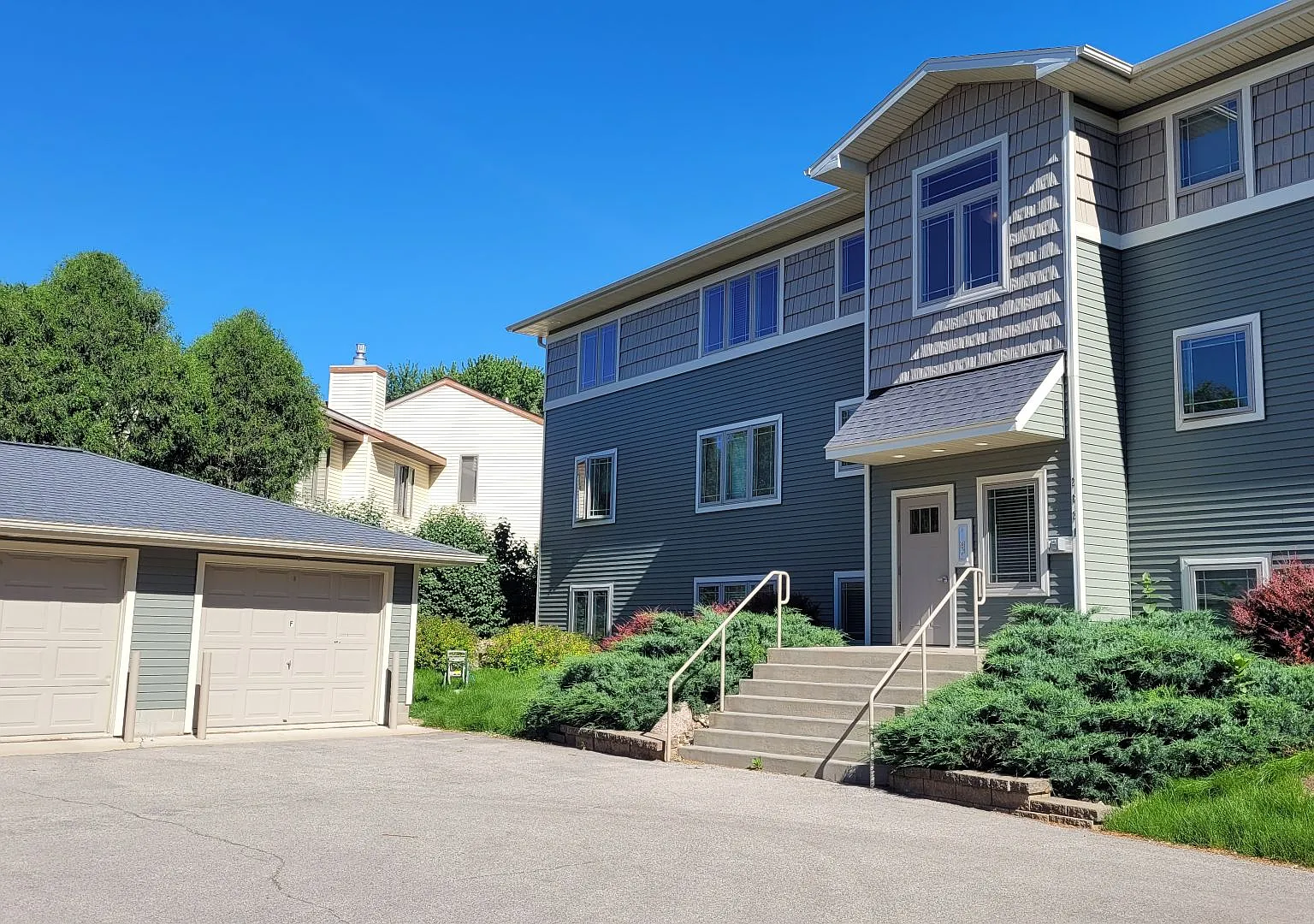 1 bed, 716 sqft, $1,050 — Photo 3