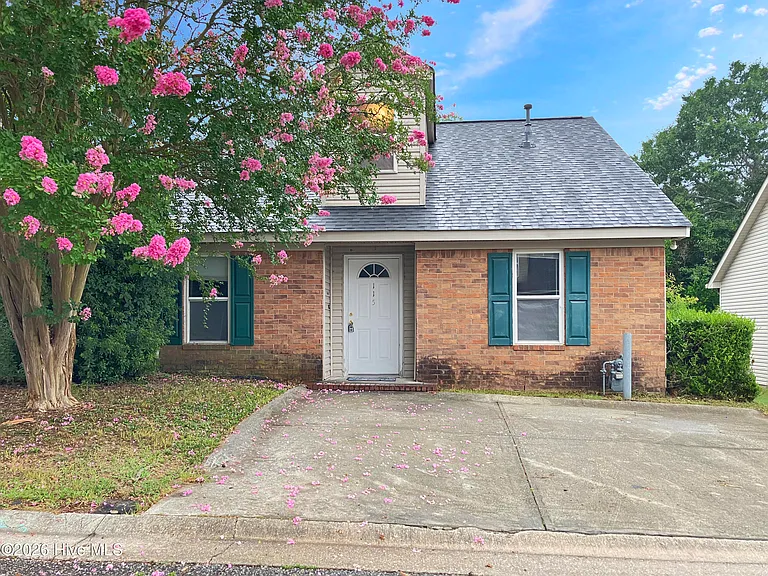 115 Harvestwood Dr — Photo 1