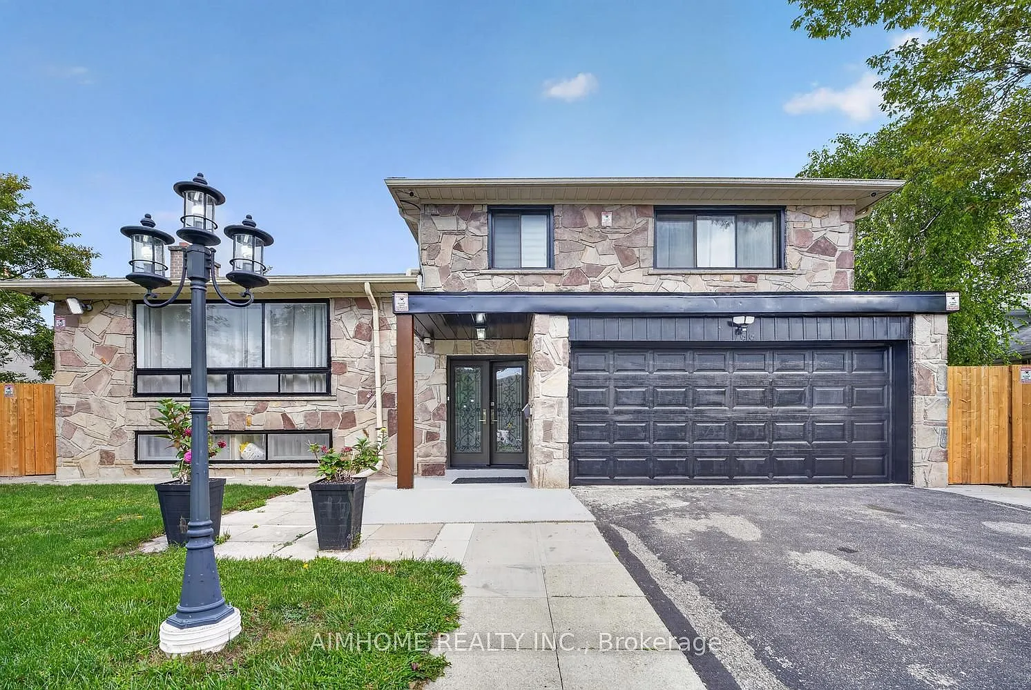 3 bed, $2,900 — Photo 1