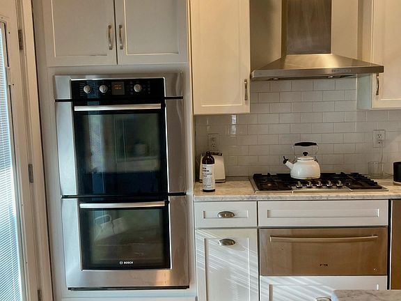 2nd image of 645 E 6th St Floor 1