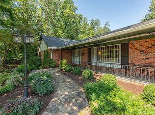 11404 Fairfax Dr, Great Falls, VA 22066