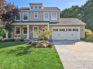 9718 Sunset Ridge Dr NE, Rockford, MI 49341