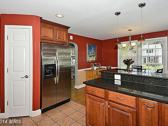 3rd image of 9922 Edward Ave