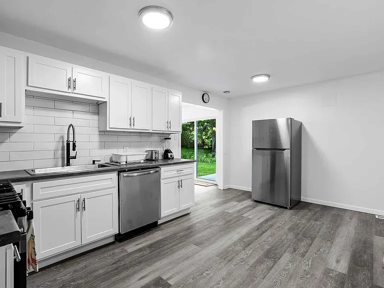 2633 Garham Dr — Photo 10