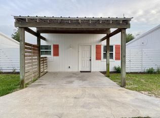 818 Airport Rd UNIT B, Rockport, TX 78382