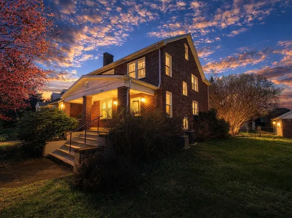 2704 Floraland Dr NW, Roanoke, VA 24012